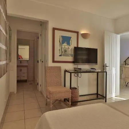 Sleeps 4 T479924 Villa Vale do Lobo